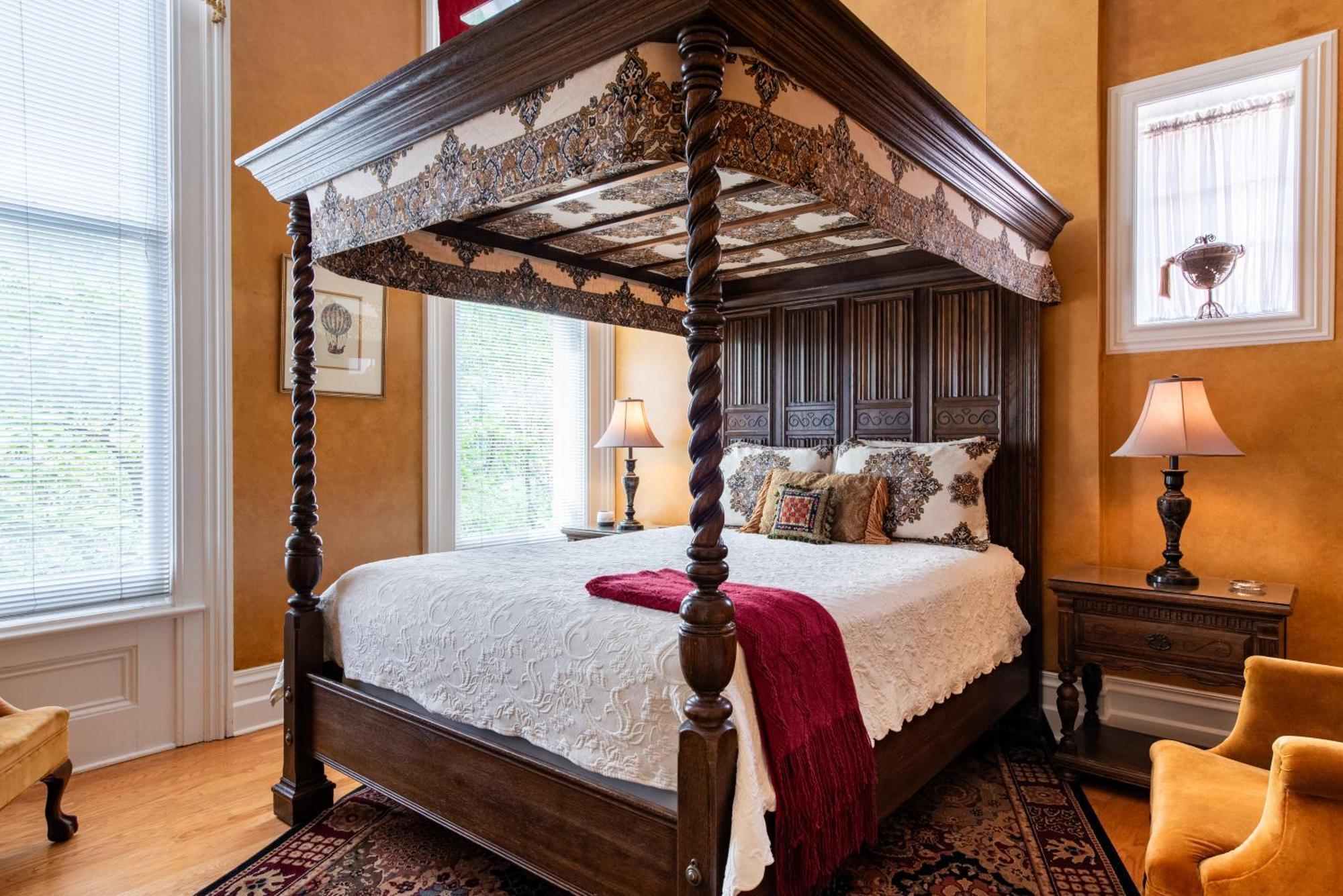 Dupont Mansion Bed & Breakfast Louisville Room photo