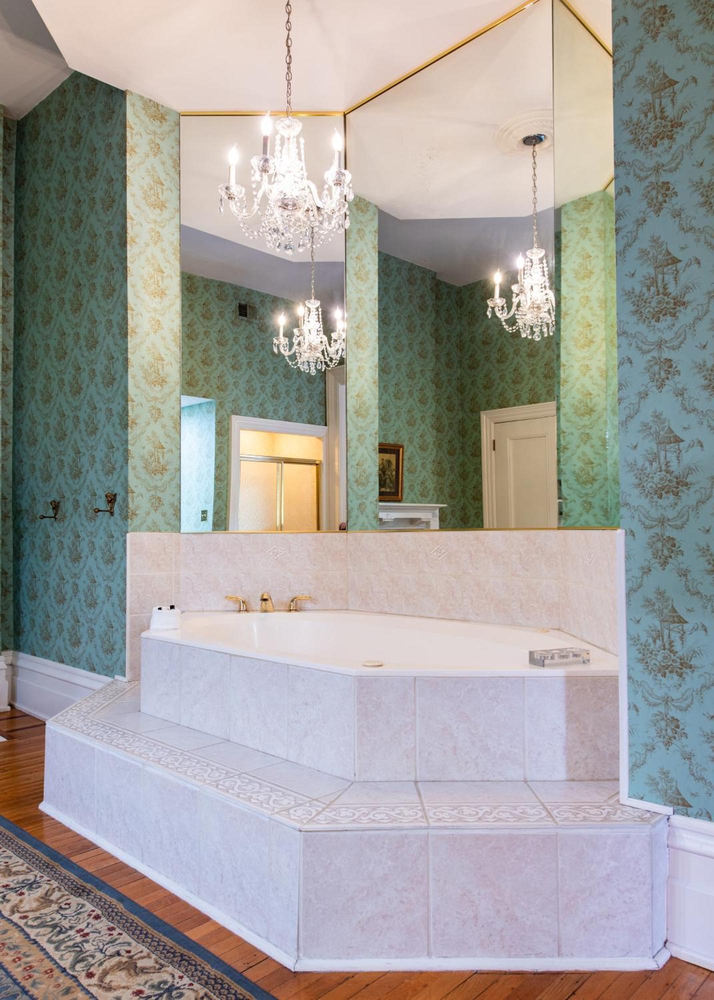 Dupont Mansion Bed & Breakfast Louisville Room photo